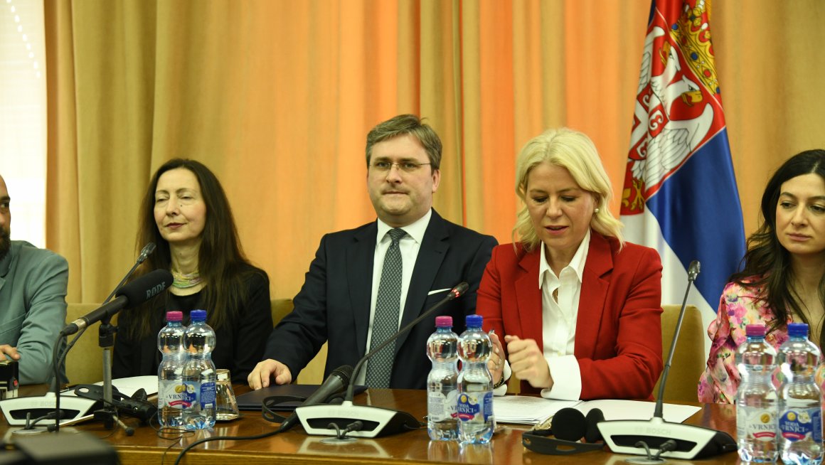 Селаковић доделио уговоре о финансирању савеза удружења особа са инвалидитетом