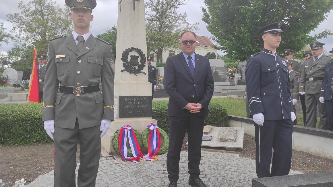 Положени венци и одата почаст у Нежидеру -„логору за српску елиту“ и бившем подлогору Маутхаузена у Мелку, Република Аустрија