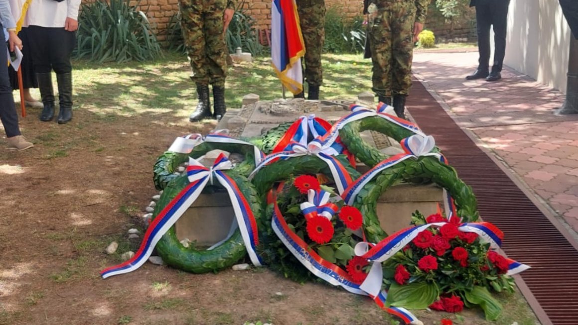 Министар Старовић положио венце поводом oбележавања 176. годишњице Мајске скупштине у Сремским Карловцима