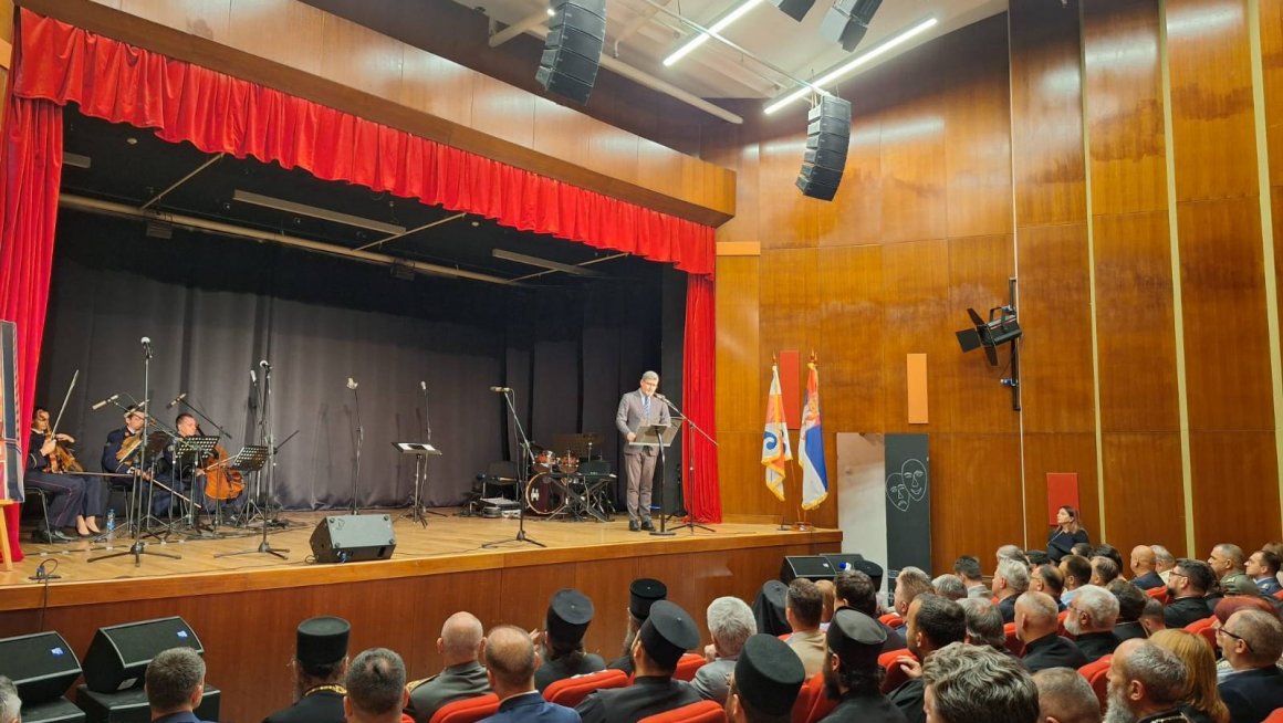 Министар Старовић одржао беседу на Свечаној духовној академији