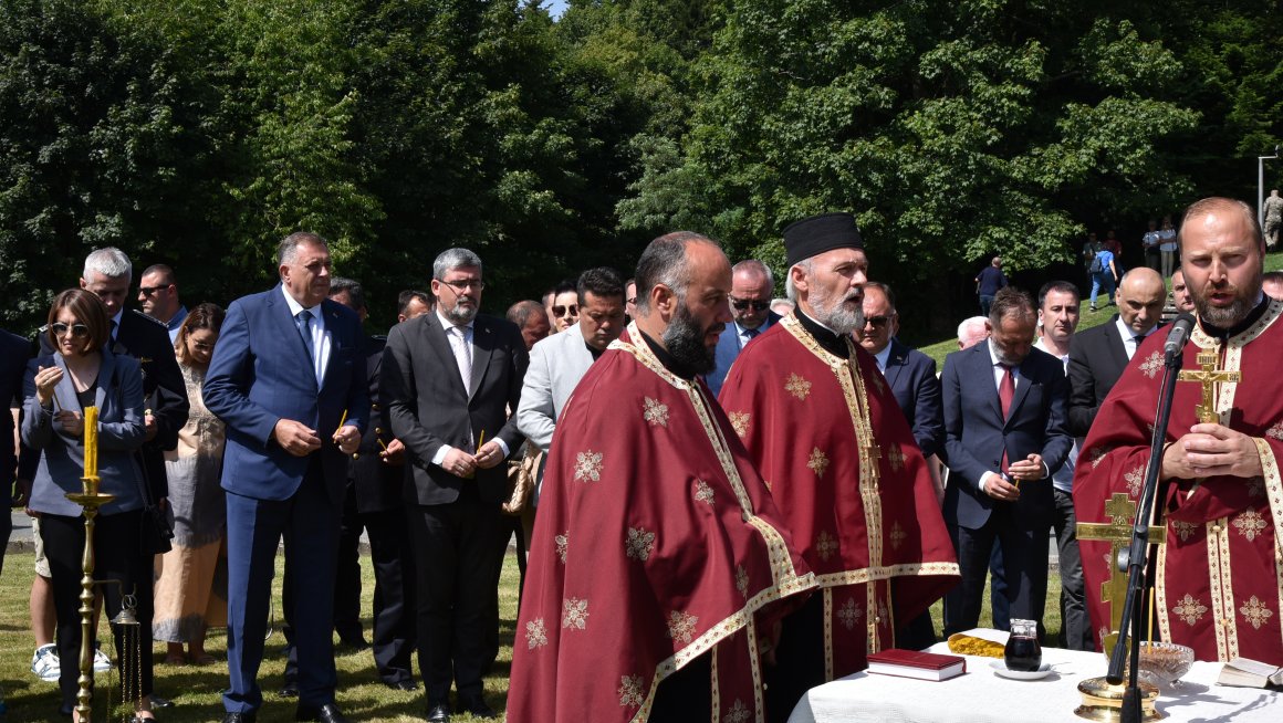 Старовић – Република Србија и Република Српска желе мир и знаће како да га сачувају