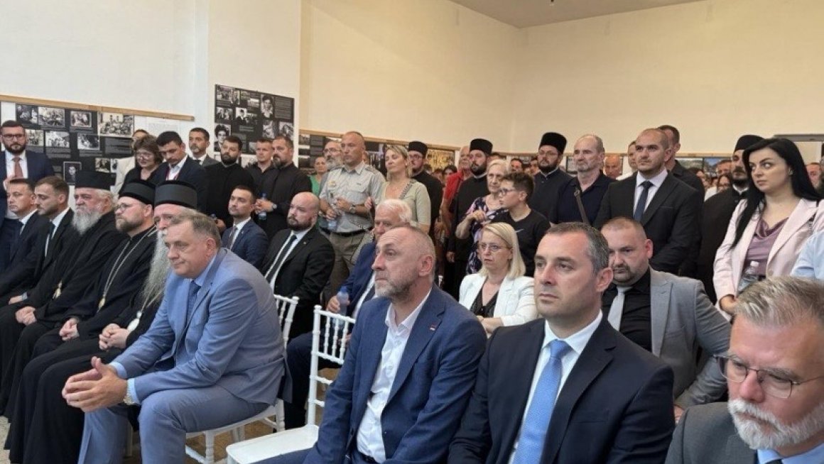 ЋУТИЛО У ПРЕБИЛОВЦИМА НА ОТВАРАЊУ ИЗЛОЖБЕНЕ ПОСТАВКЕ "ПРЕБИЛОВЦИ 1941"