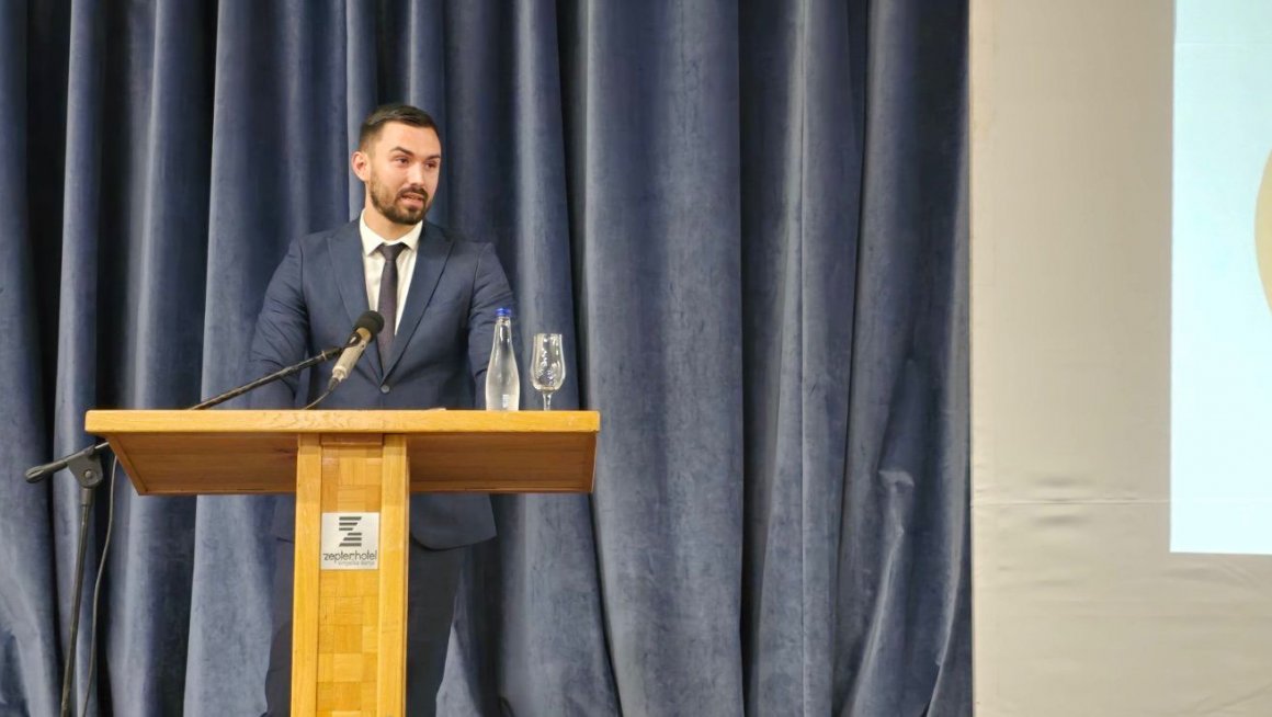 Ерац на стручном  скупу „Границе интервенције државних органа у породични живот и породичне односе“