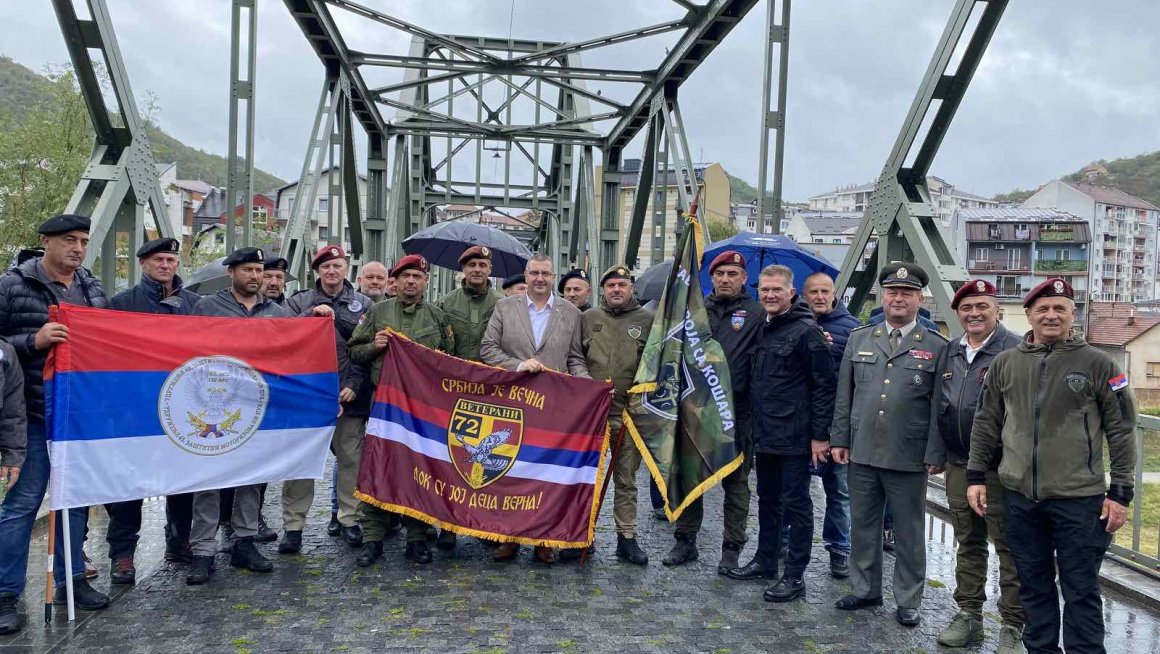 Росић на спајању застава Србије и Српске 