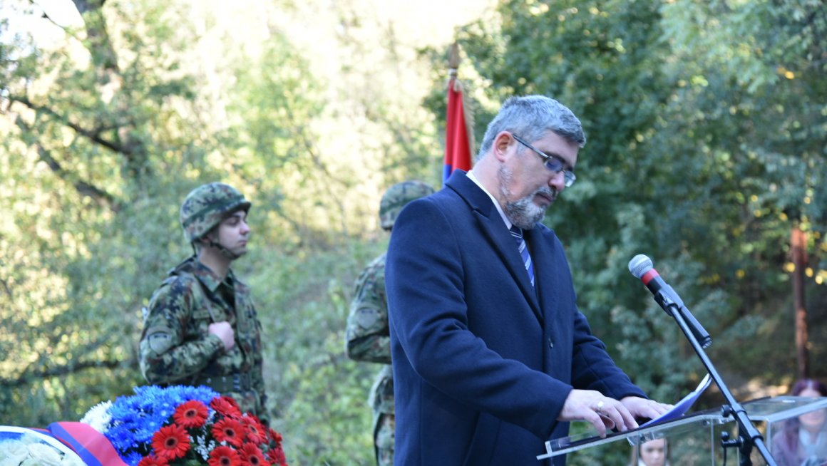 Старовић предводио државну церемонију код споменика Совјетским пилотима