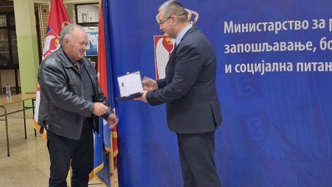 Росић доделио Борачке споменице у Владимирцима и Коцељеви