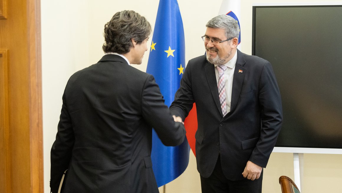 Министар Старовић састао се са словеначким колегом Луком Месецом