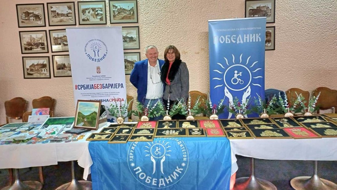 Изложбом радова особа са инвалидитетом обележен Међународни дан особа са инвалидитетом