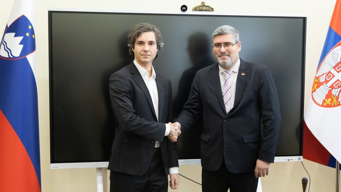Министар Старовић састао се са словеначким колегом Луком Месецом
