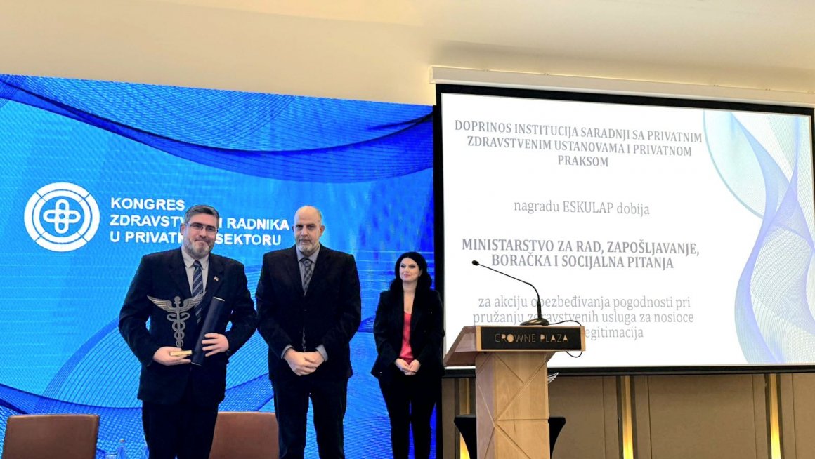 Министару Немањи Старовићу уручена награда ЕSKULAP 