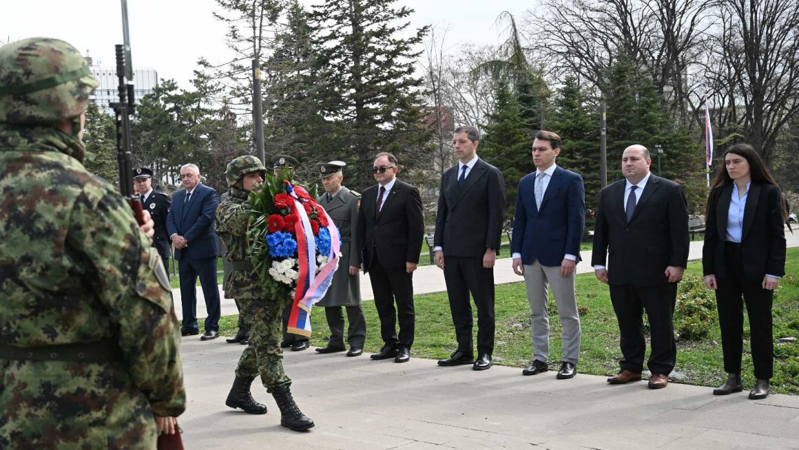 Положени венци на Споменик деци страдалој у НАТО агресији