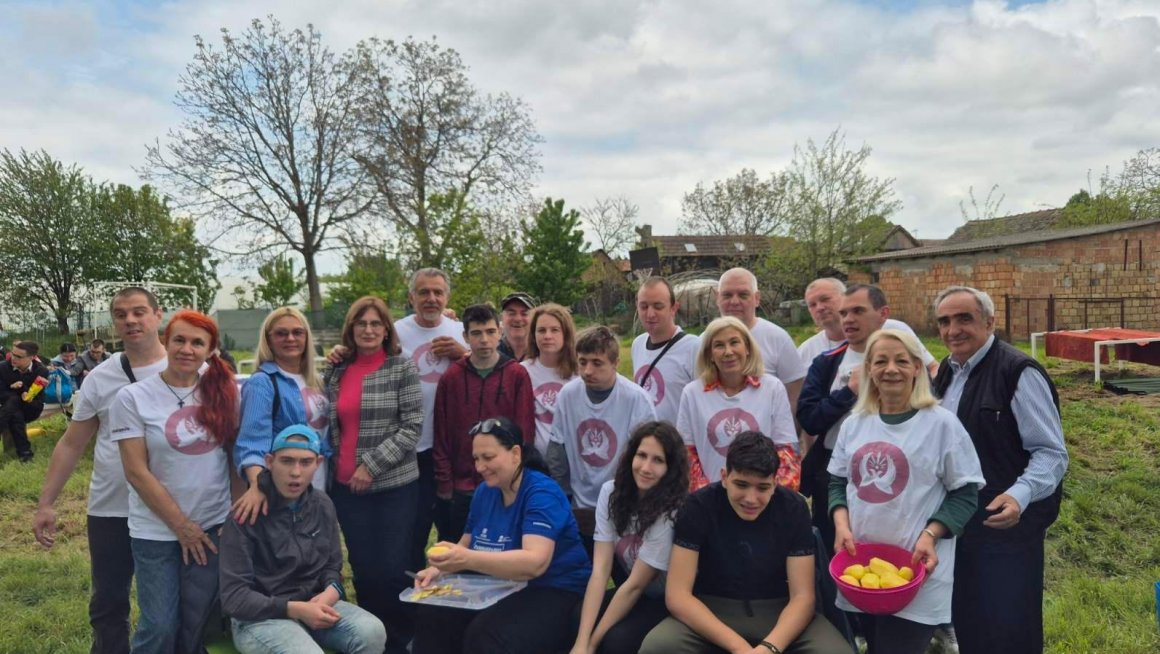 Подршка активностима Удружења за помоћ особама са сметњама у развоју "Живимо заједно" Стари Град