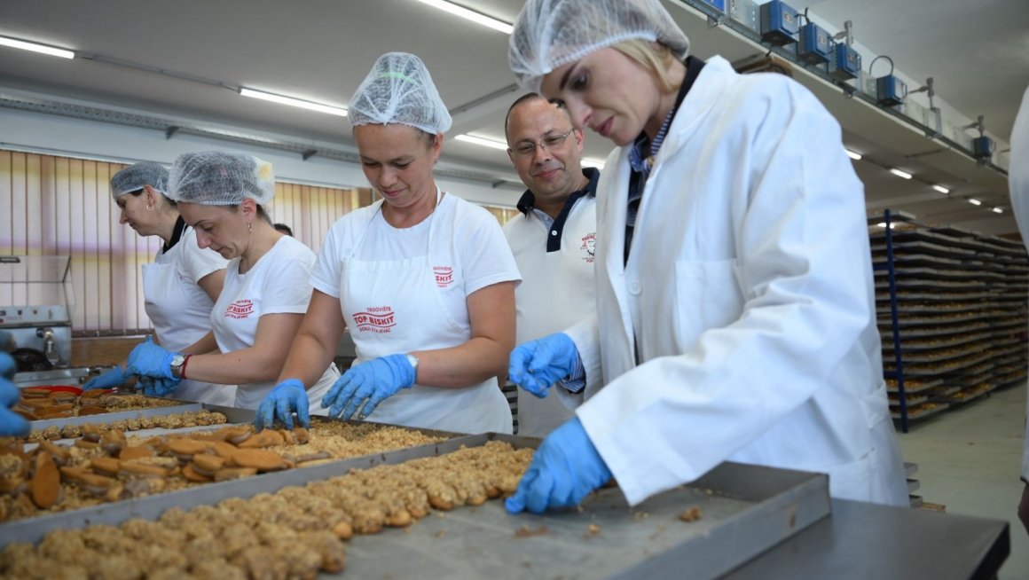 Ђурђевић Стаменковски у Трговишту: Пакети помоћи за најугроженије и финансијска подршка радницима