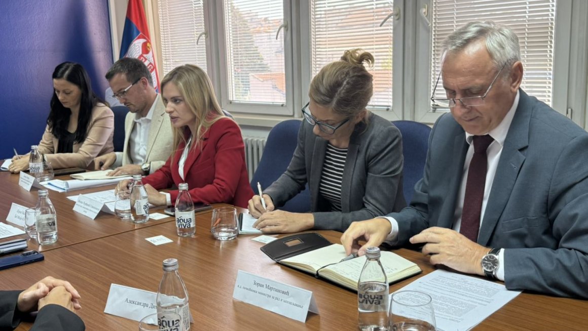 Министар за рад са шефом мисије IOM: Радне миграције и алармантна ситуација Срба на КиМ