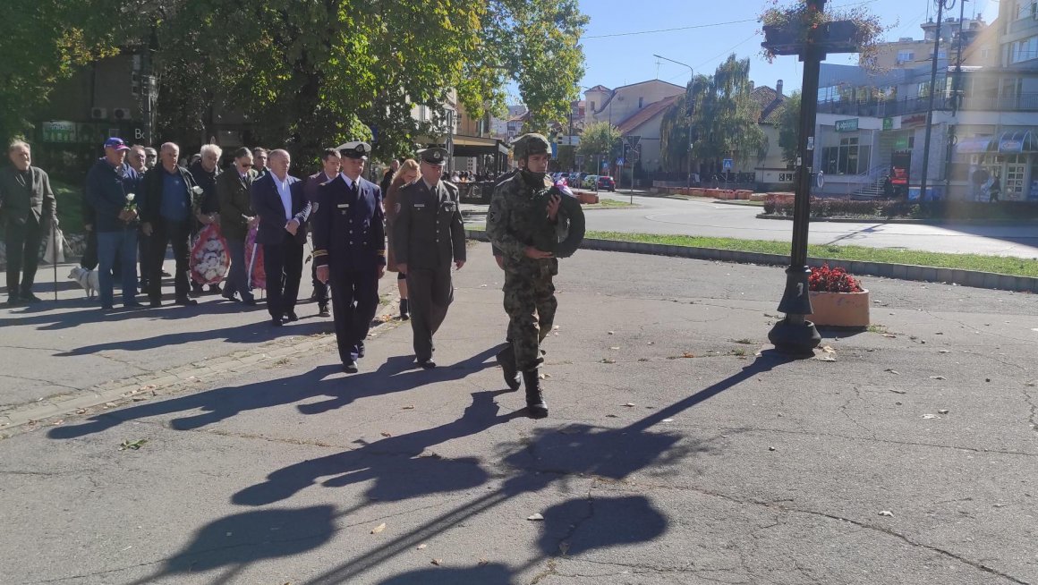 Положени венци и одата почаст страдалим српским и француским војницима у Првом светском рату у Зајечару