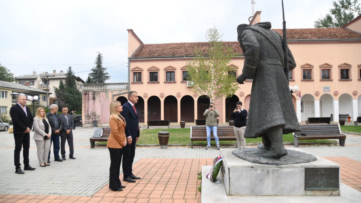 Ђурђевић Стаменковски уручена плакета општине Гаџин Хан
