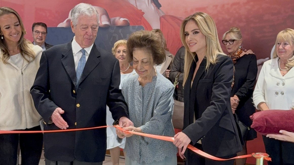 Ђурђевић Стаменковски отворила Божићни базар женских рукотворина: Хуманост нас чини људима