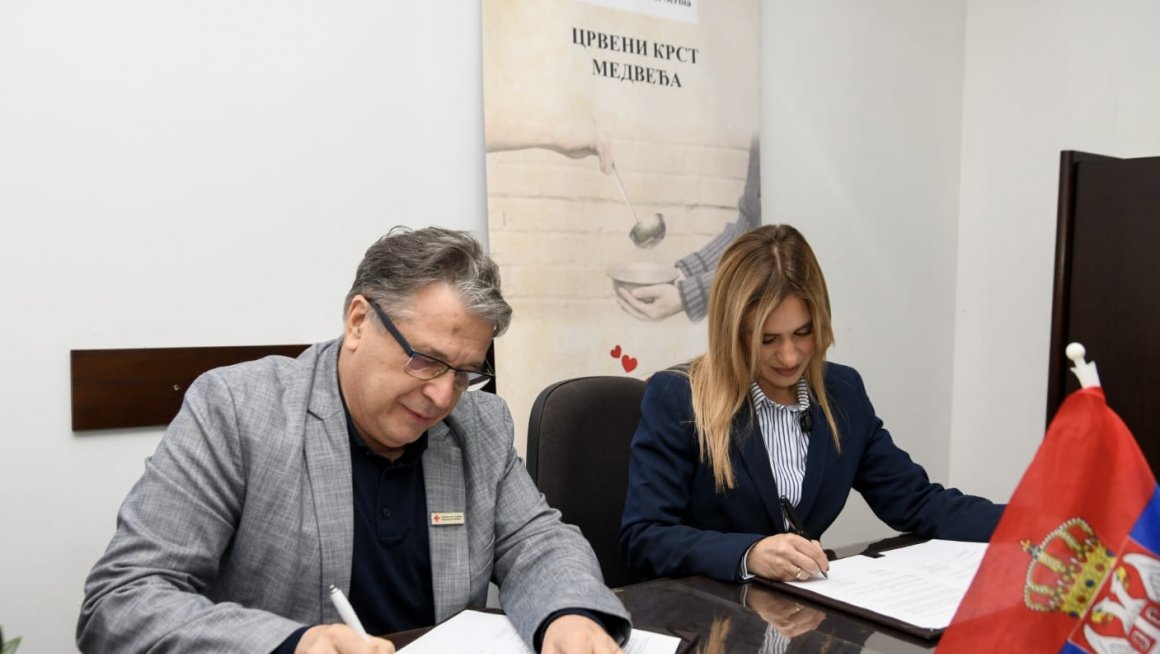 Министарство за рад помогло Црвени крст: нова возила за Мајданпек и Медвеђу стижу на терен