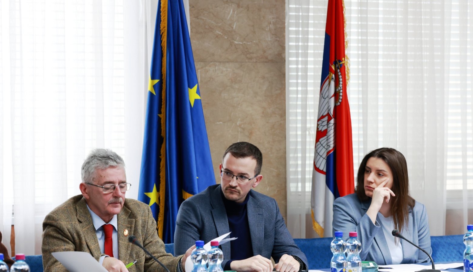 Велики корак ка увођењу права родитељ–неговатељ: усвојен Нацрт закона